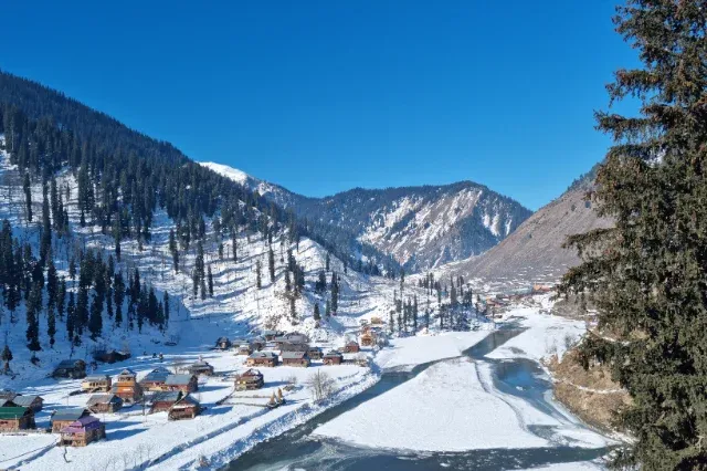 Kashmir Winter Tour Package